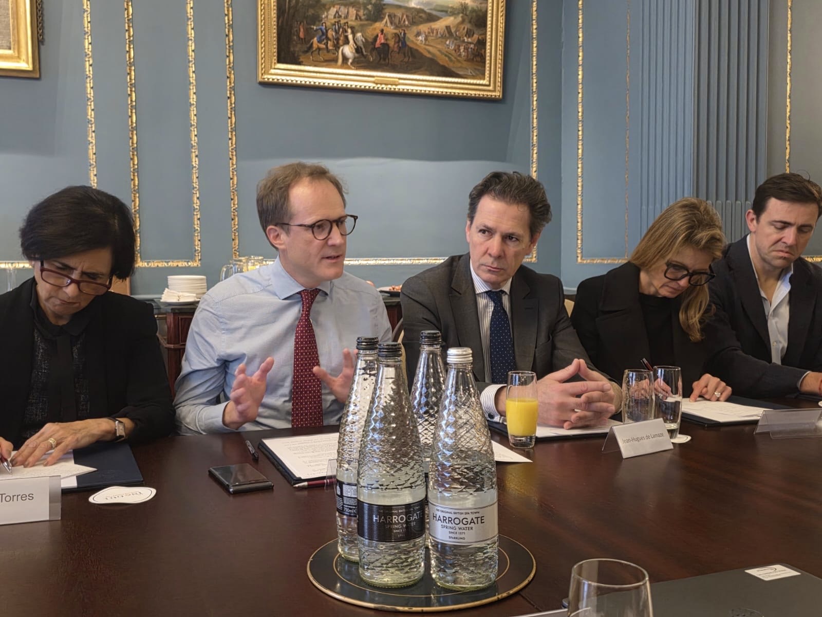 Petit-déjeuner – débat avec Pierre Chabrol